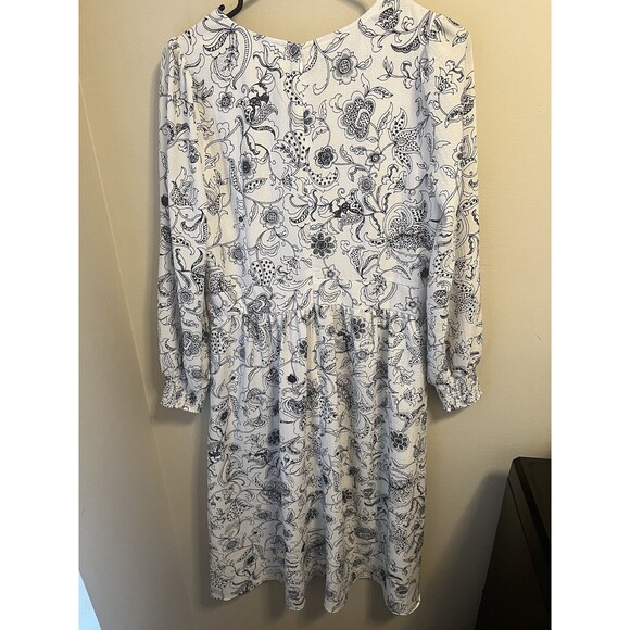 Talbots Women SMOCKED FIT & FLARE DRESS STENCIL FLORAL White And Blue $150 - Picture 12 of 13